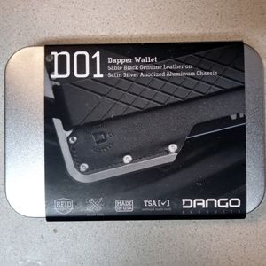 D01 Dapper Wallet - Black and Silver